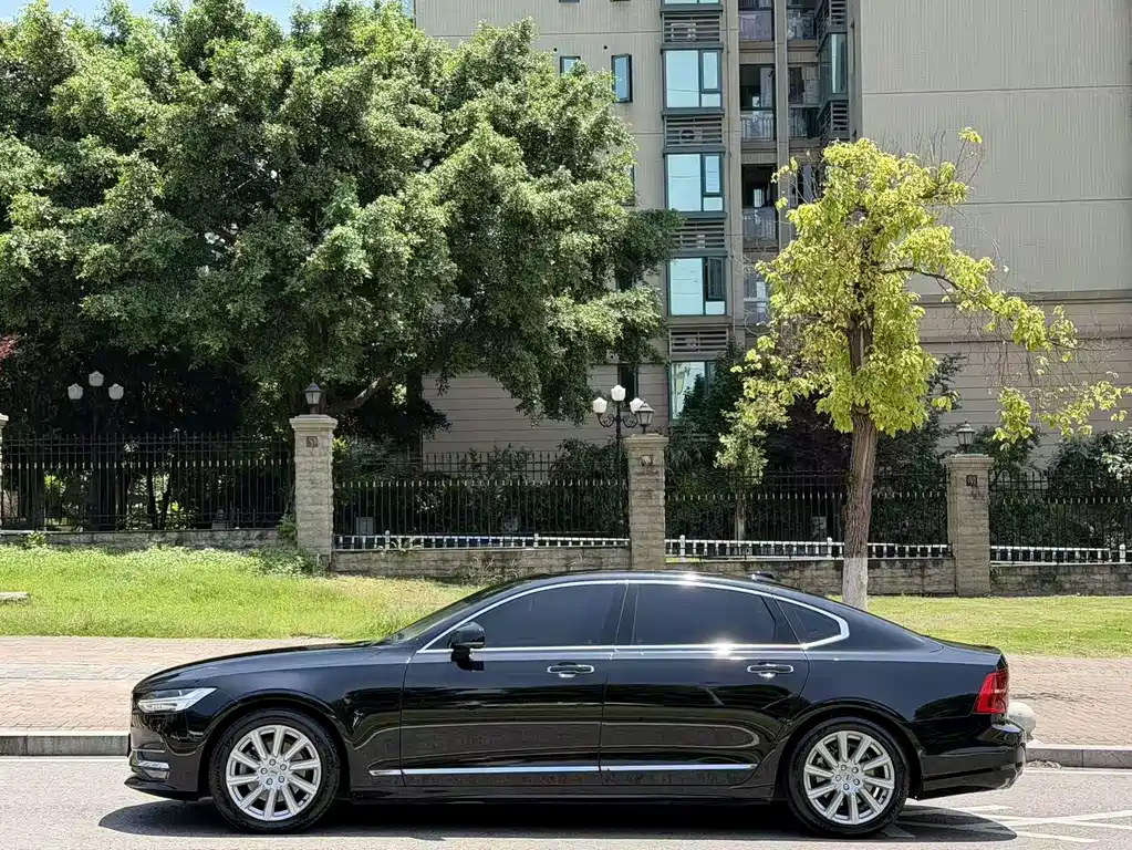 Volvo S90 — миниатюра 3