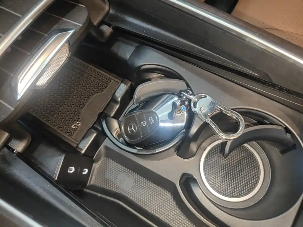Mercedes-Benz E-Class — миниатюра 9