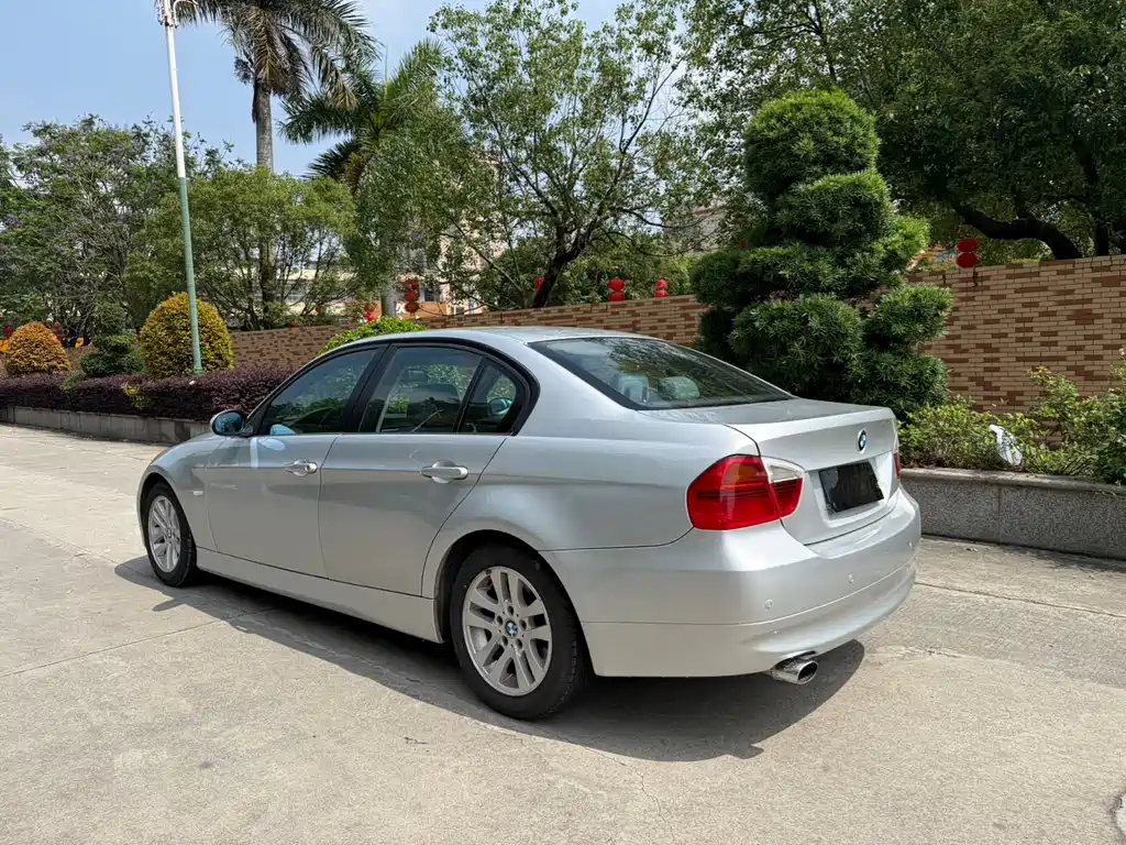 BMW 3 Series 3 2005 E90 320i
