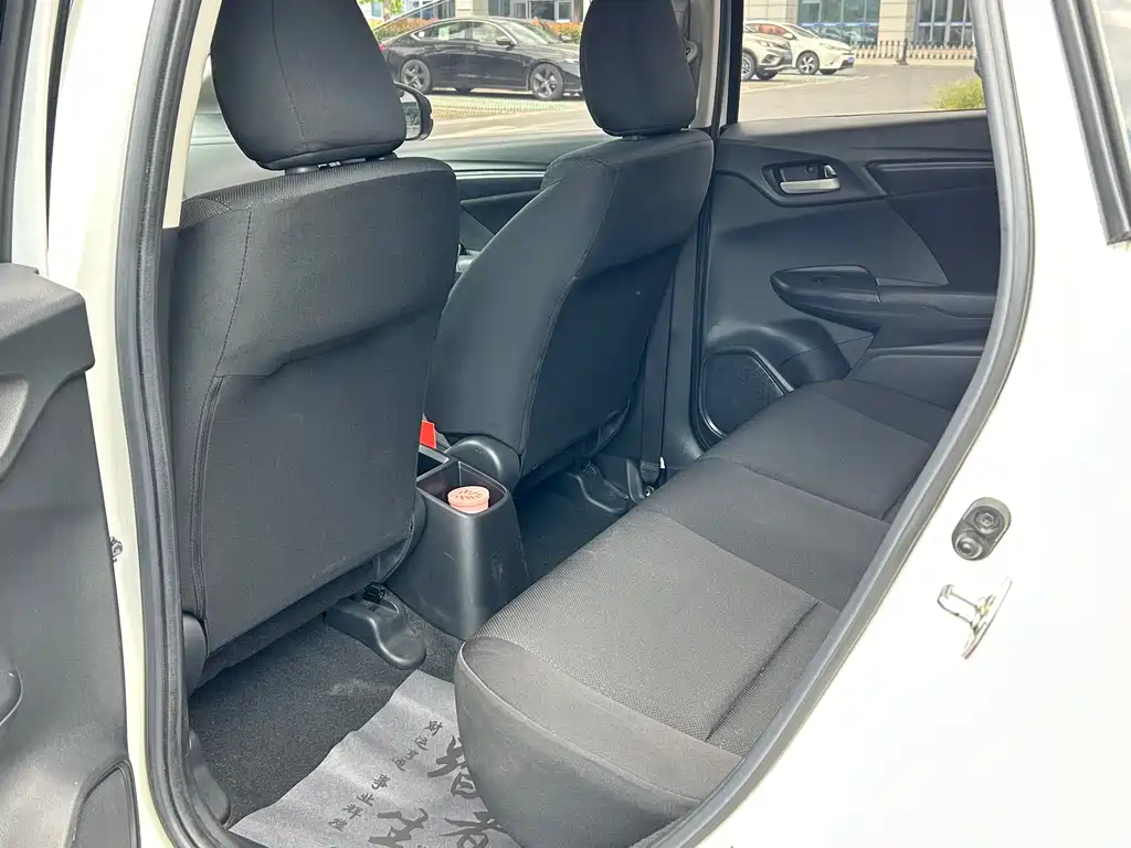 Honda Fit — миниатюра 6