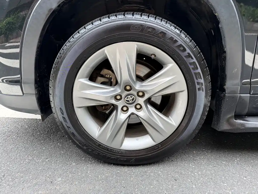 Toyota Highlander 2018 2.0T 7 мест V