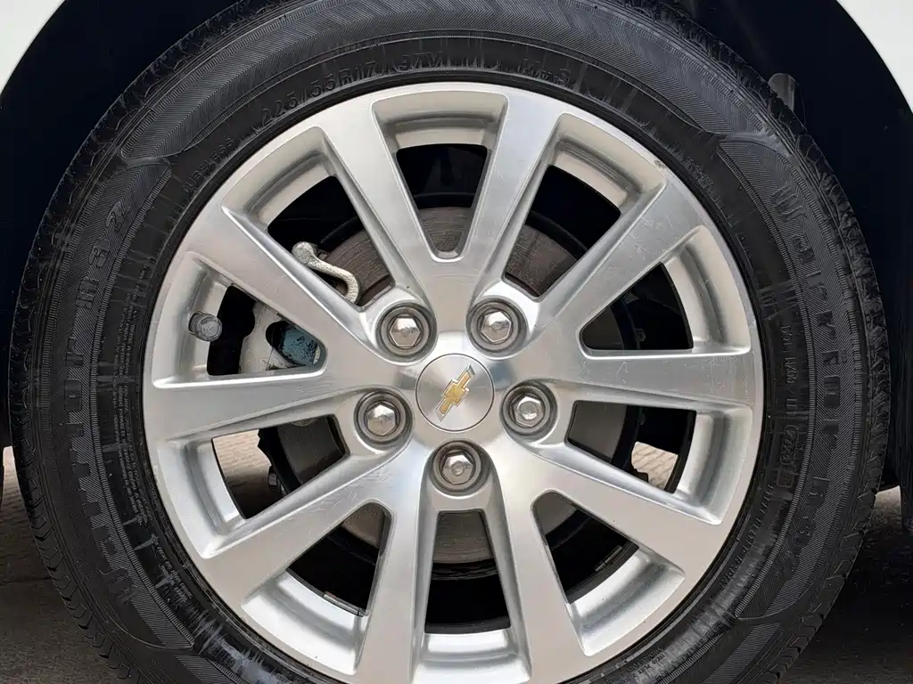 Chevrolet Malibu — миниатюра 13
