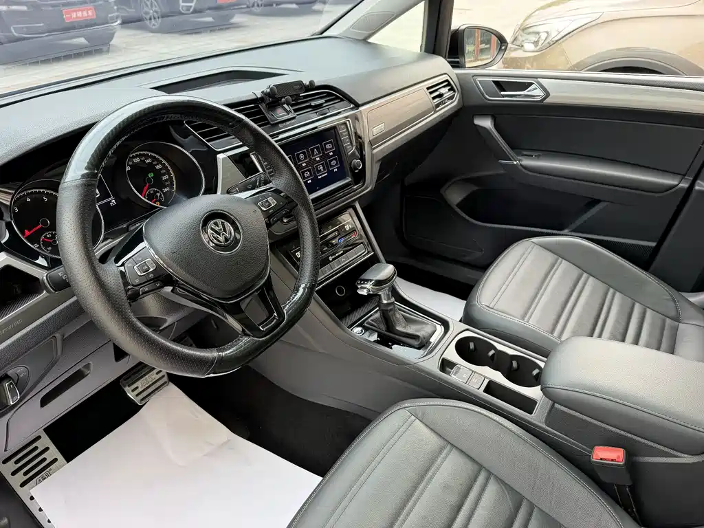 Volkswagen Touran — миниатюра 5
