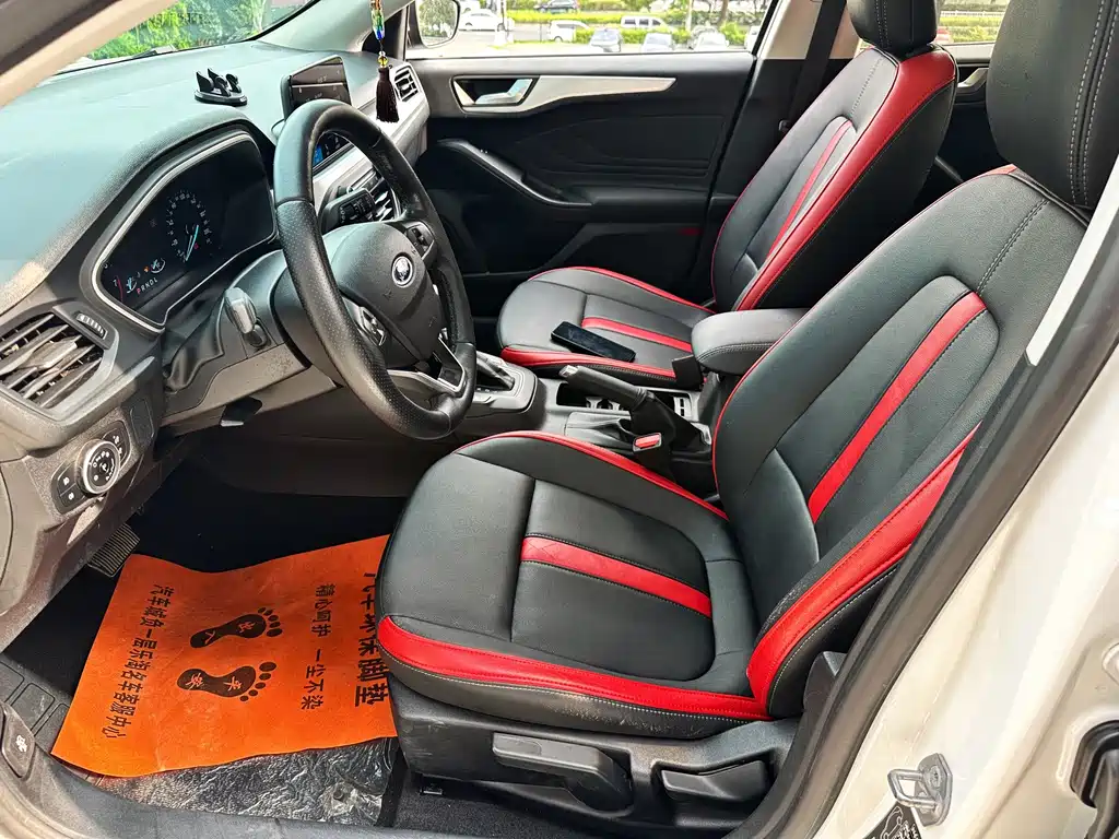 Ford Focus — миниатюра 10