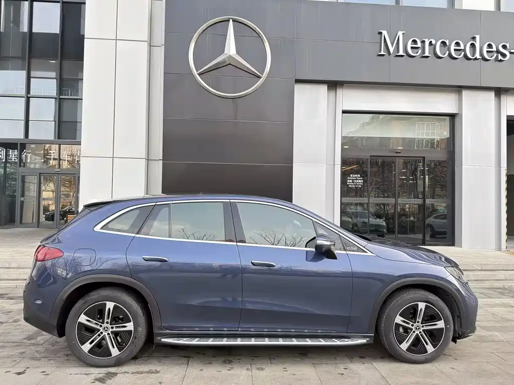 MERCEDES-BENZ EQE SUV
