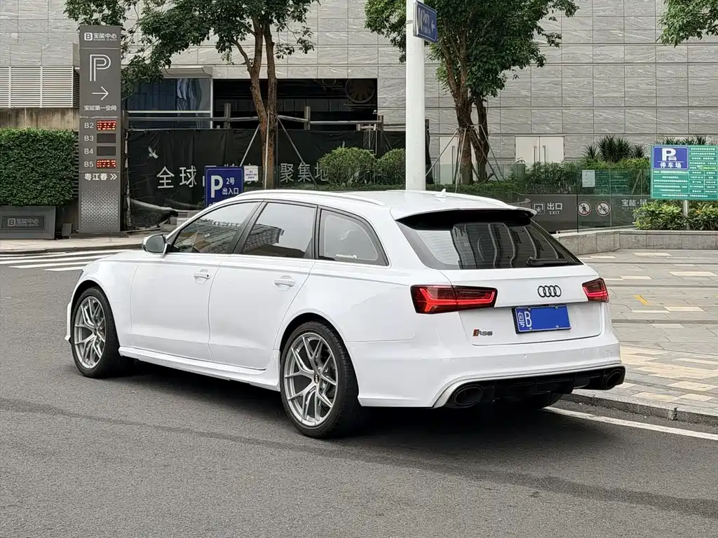 Audi RS 6 2016 RS 6 4.0T Avant