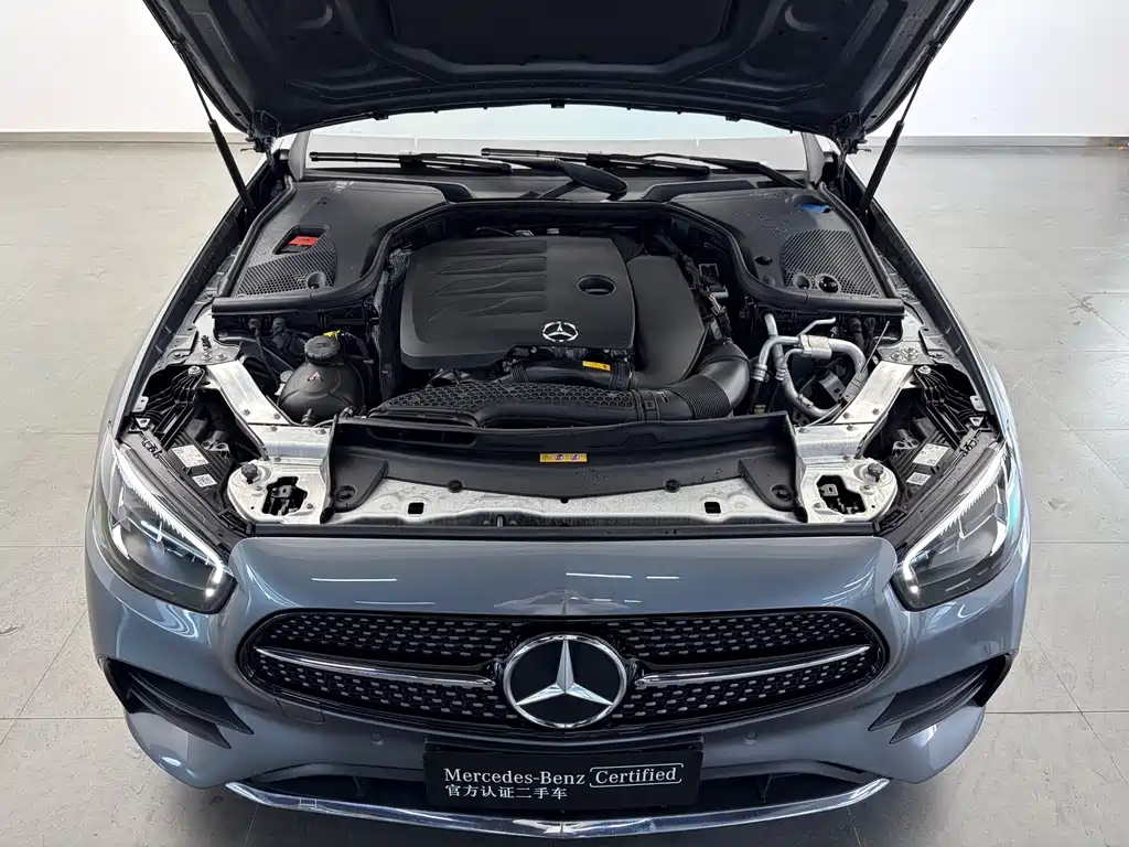 Mercedes-Benz E-Class (Import) — миниатюра 23