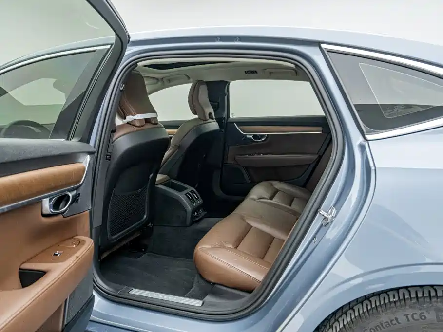 Volvo S90 — миниатюра 15