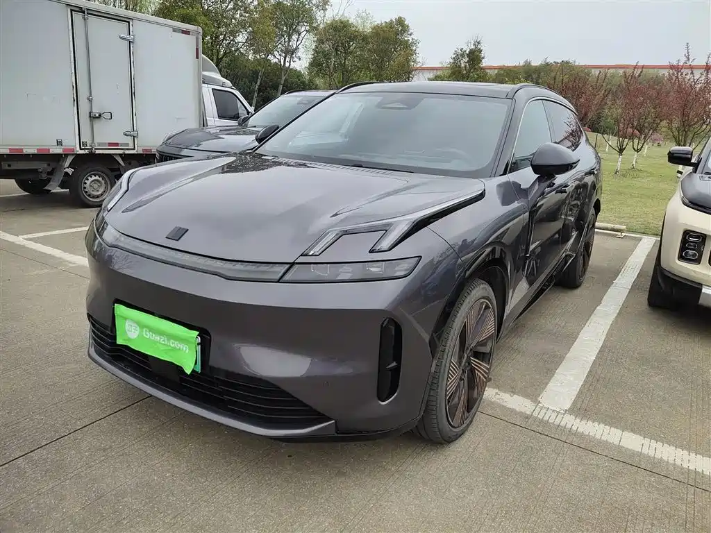 Lynk & Co 08 EM-P 2024