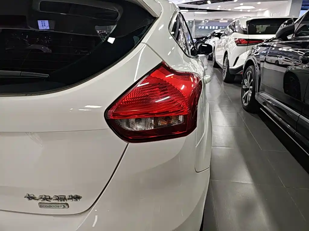 Ford Focus — миниатюра 8