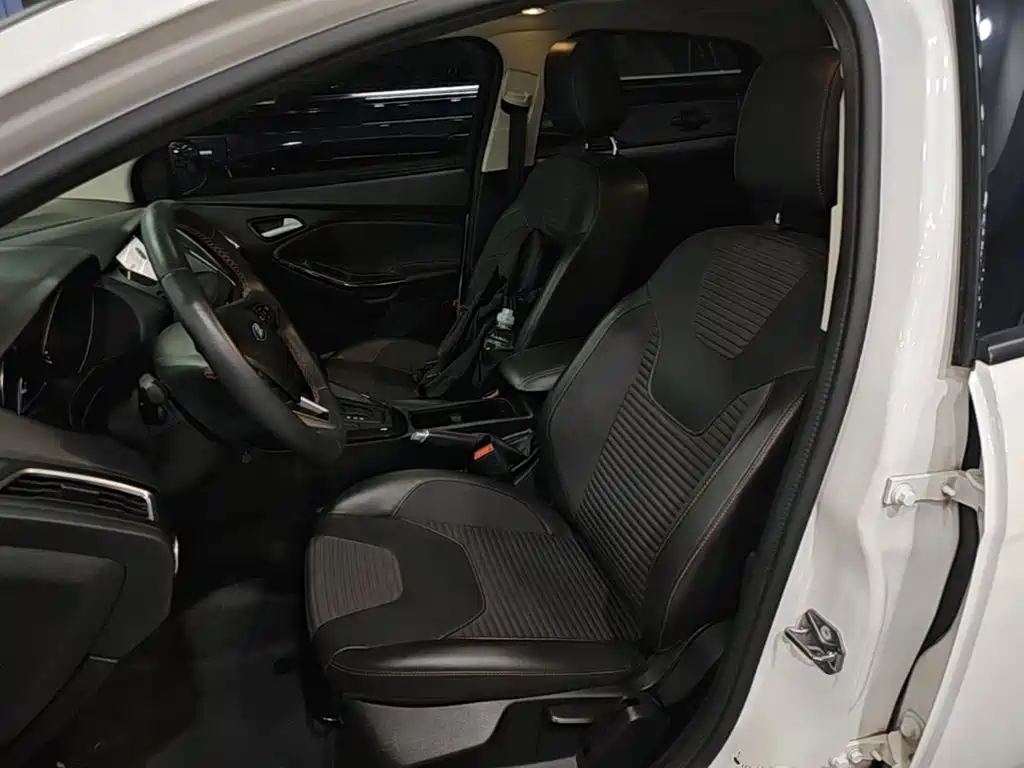 Ford Focus — миниатюра 15