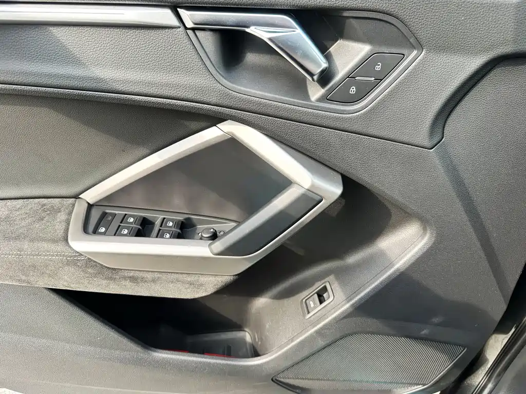 Audi Q3 — миниатюра 10