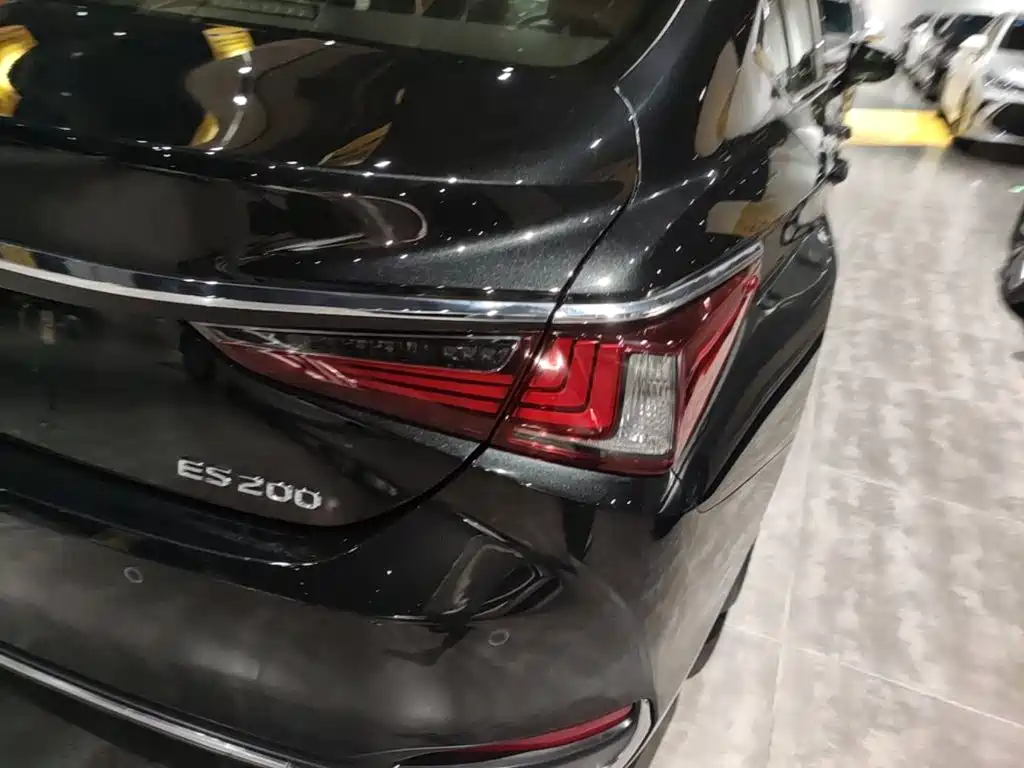 Lexus ES — миниатюра 8