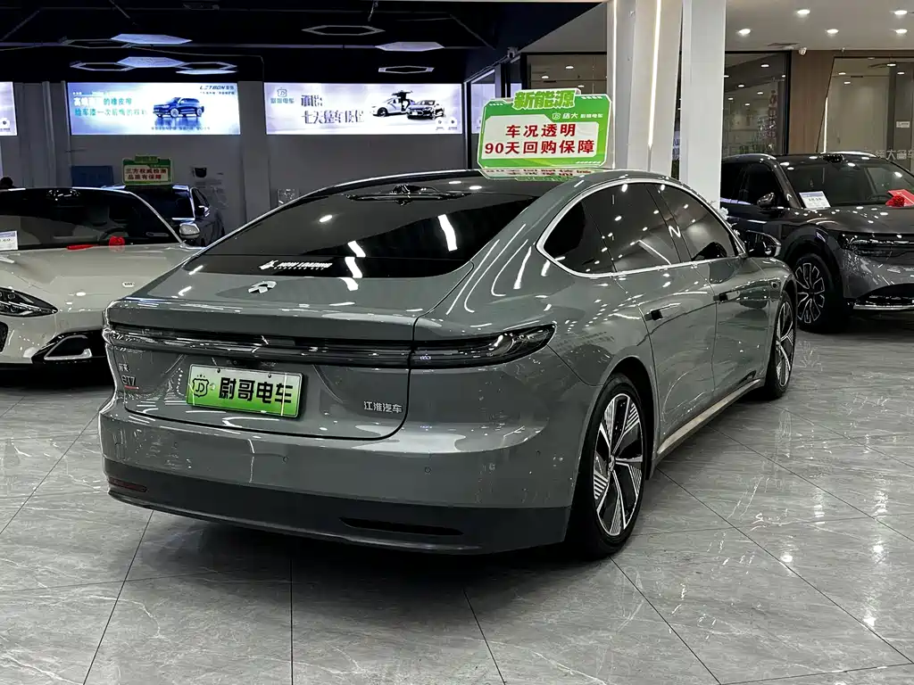 NIO NIO ET7