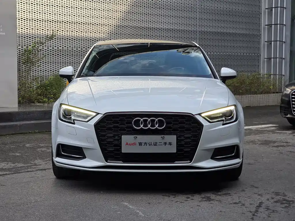 AUDI  A3