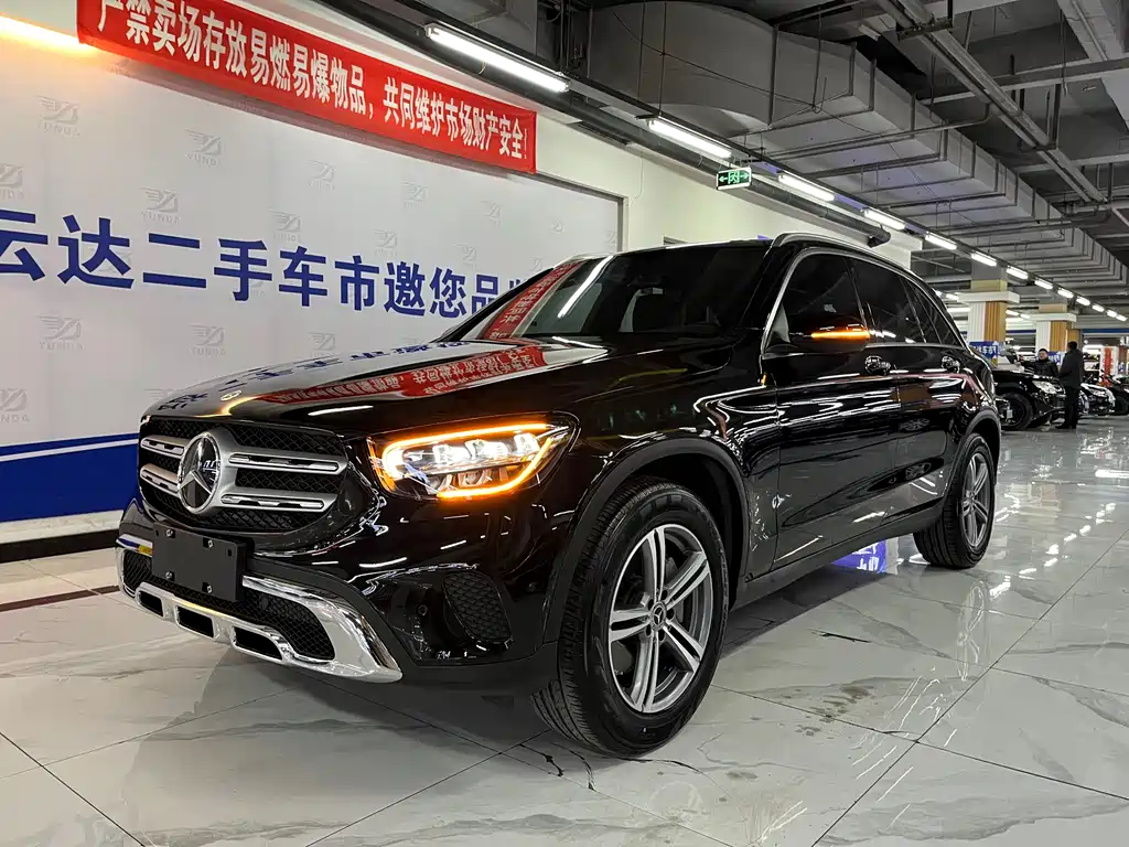MERCEDES-BENZ GLC