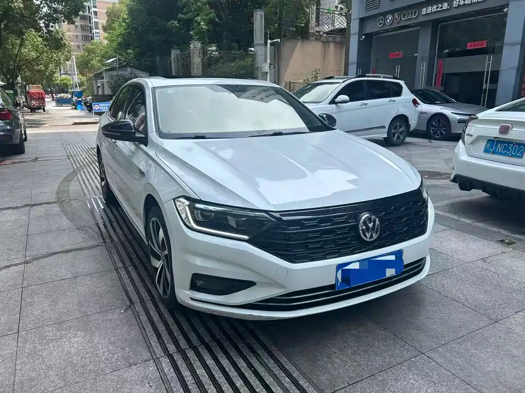 Volkswagen Sagitar - фото 3