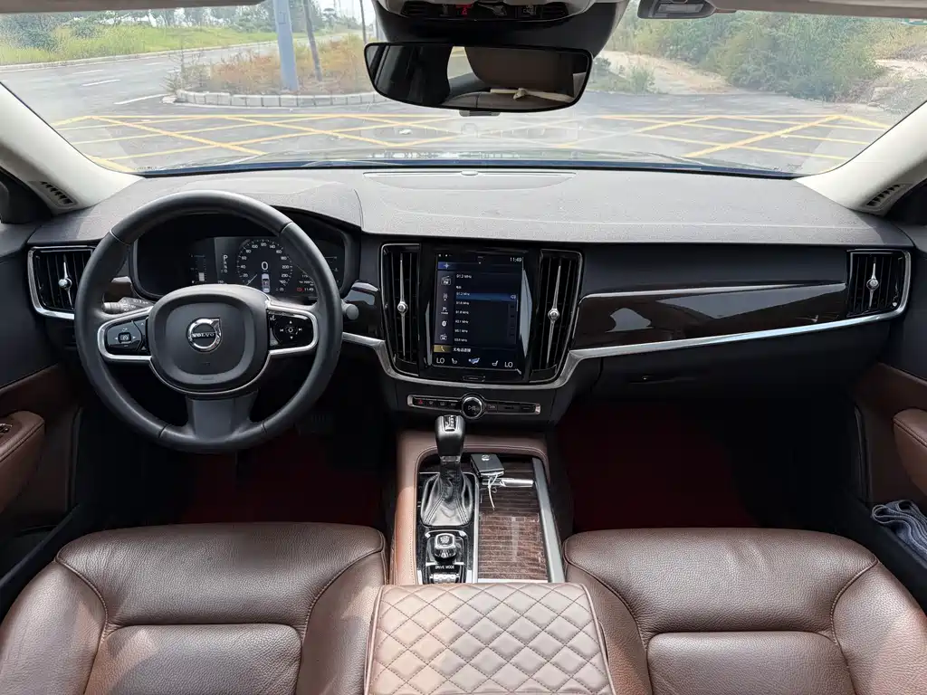 Volvo S90 — миниатюра 5