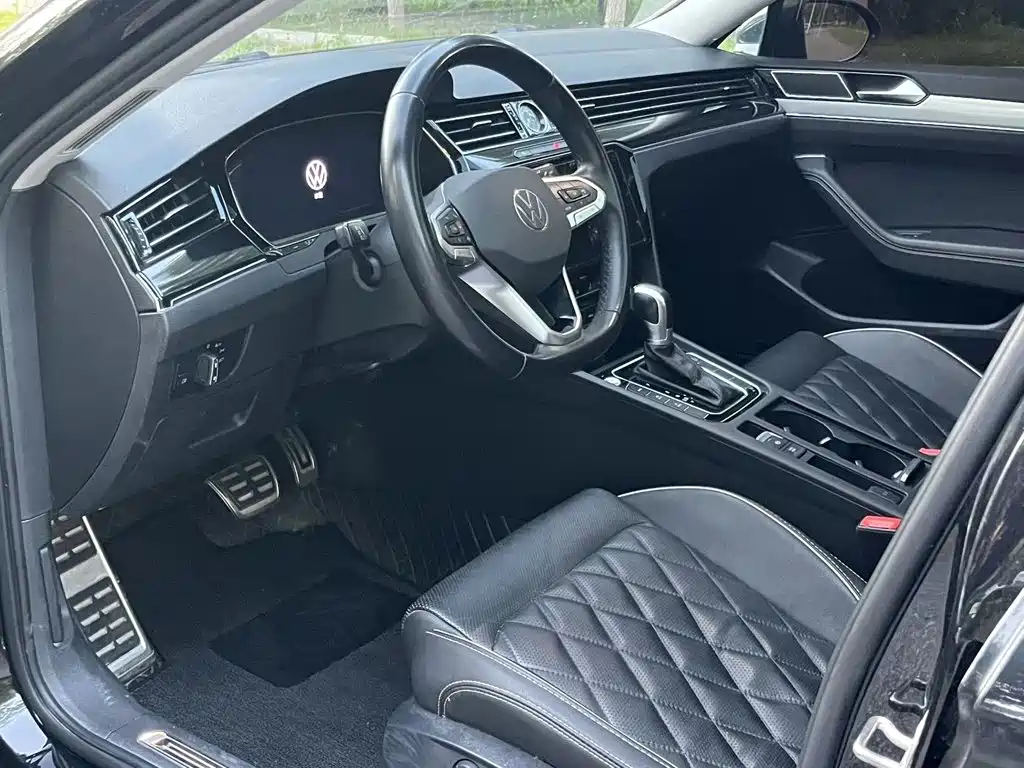 Volkswagen Magotan PHEV — миниатюра 4