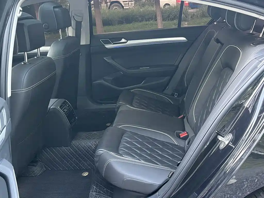 Volkswagen Magotan PHEV — миниатюра 6