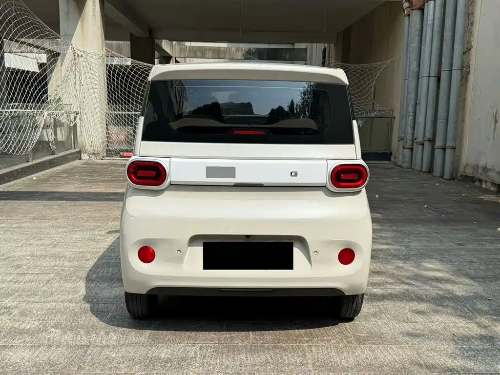 Wuling MINIEV — миниатюра 4