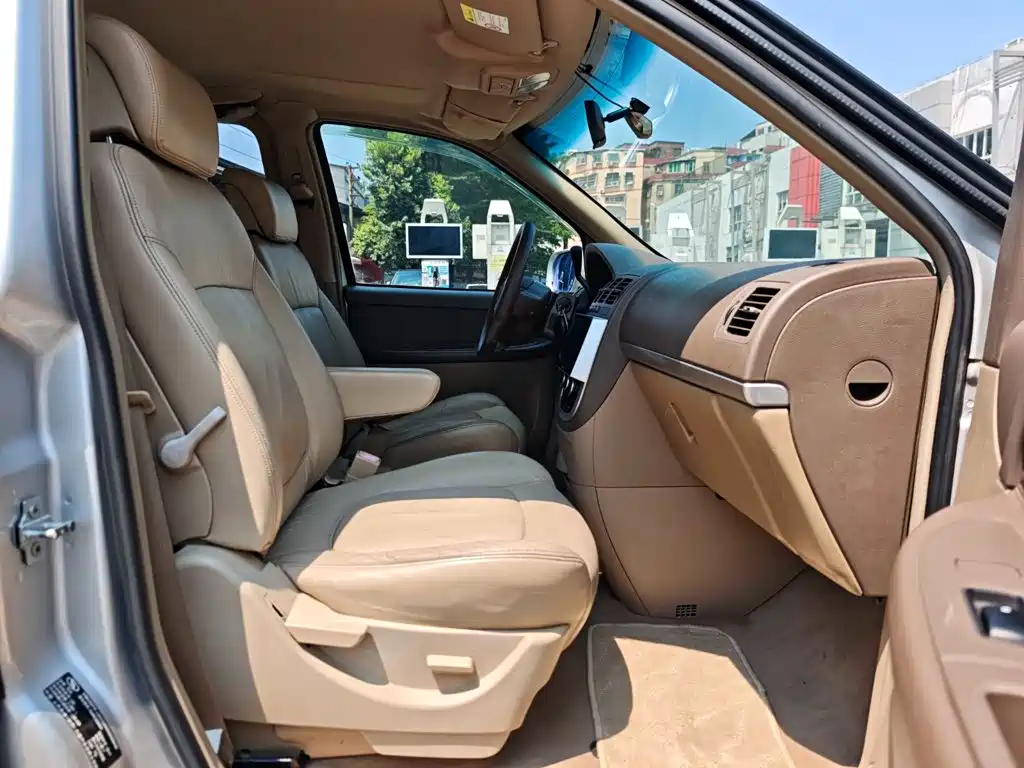 Buick GL8 — миниатюра 20