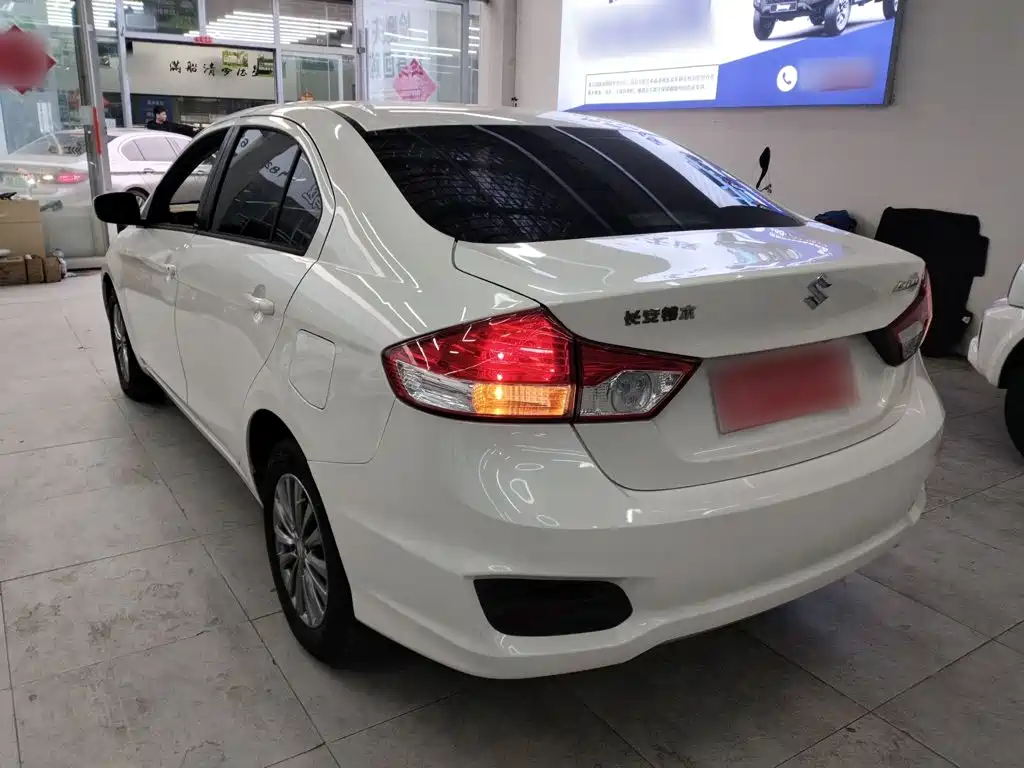 Suzuki Alivio — миниатюра 5