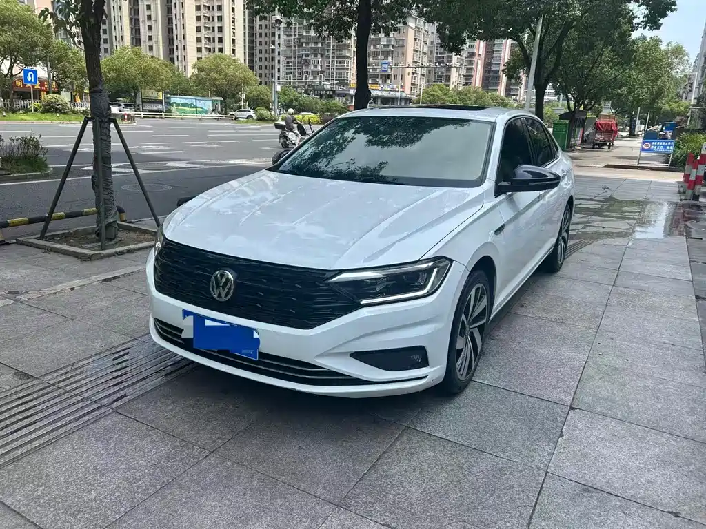 Купить Volkswagen Sagitar