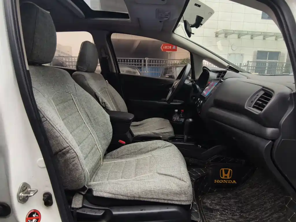 Honda Fit — миниатюра 5