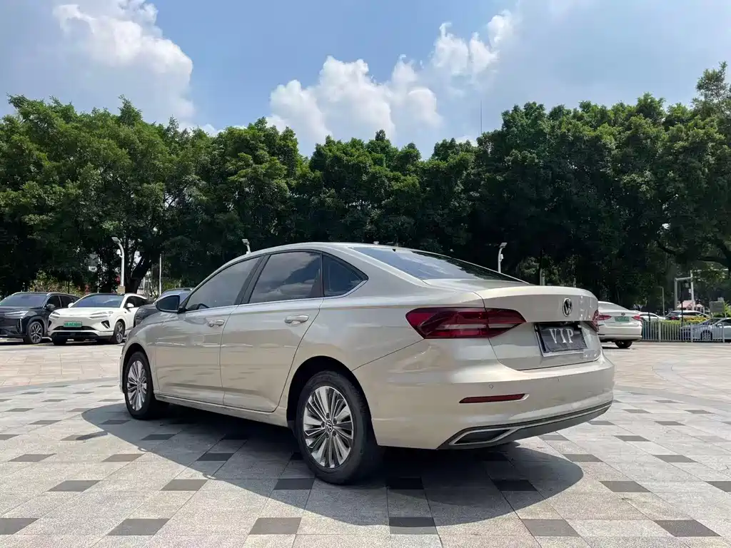 Volkswagen Lavida — миниатюра 5