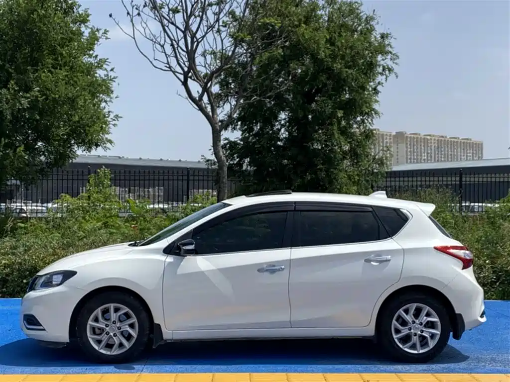 Nissan Tiida 2021 1.6L CVT