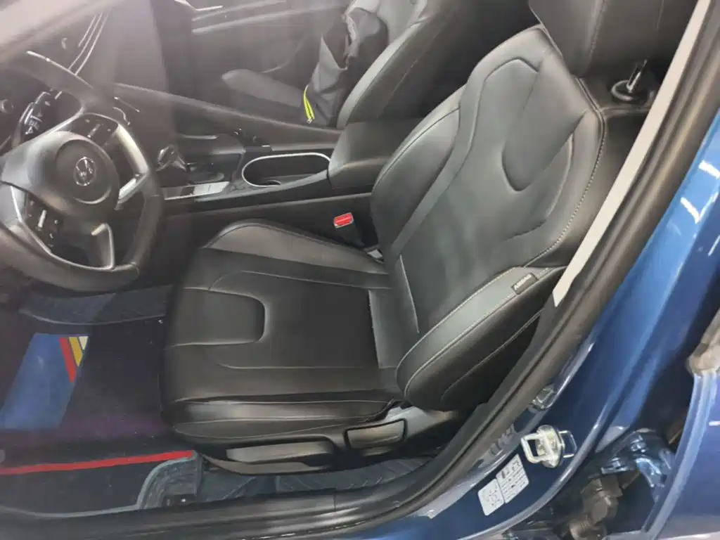 Hyundai Elantra — миниатюра 15