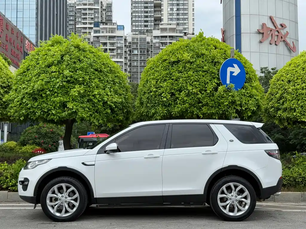 Land Rover Discovery Sport — миниатюра 8