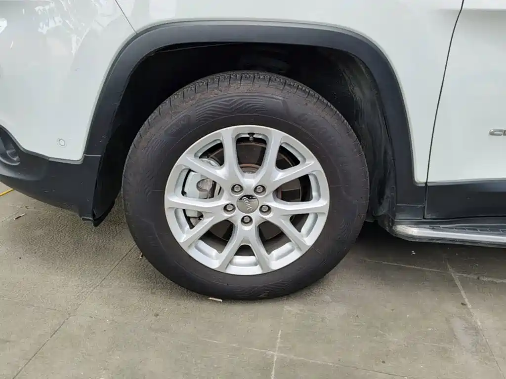 Jeep Cherokee — миниатюра 23