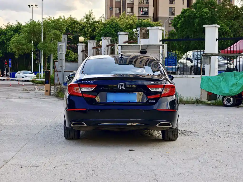 Honda Accord — миниатюра 8