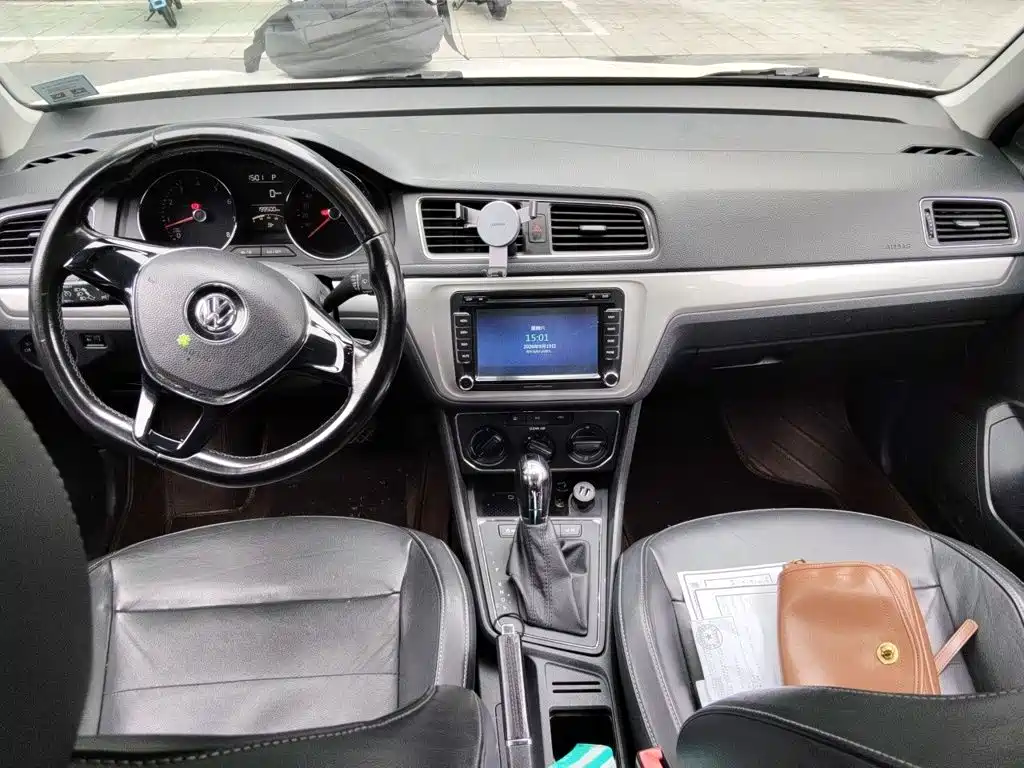 Volkswagen Lavida — миниатюра 10