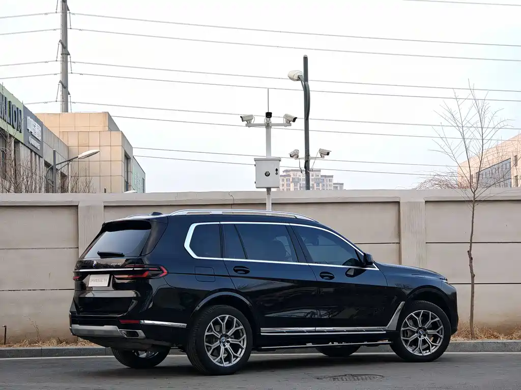 BMW X7 2023 xDrive40i Lead Luxury