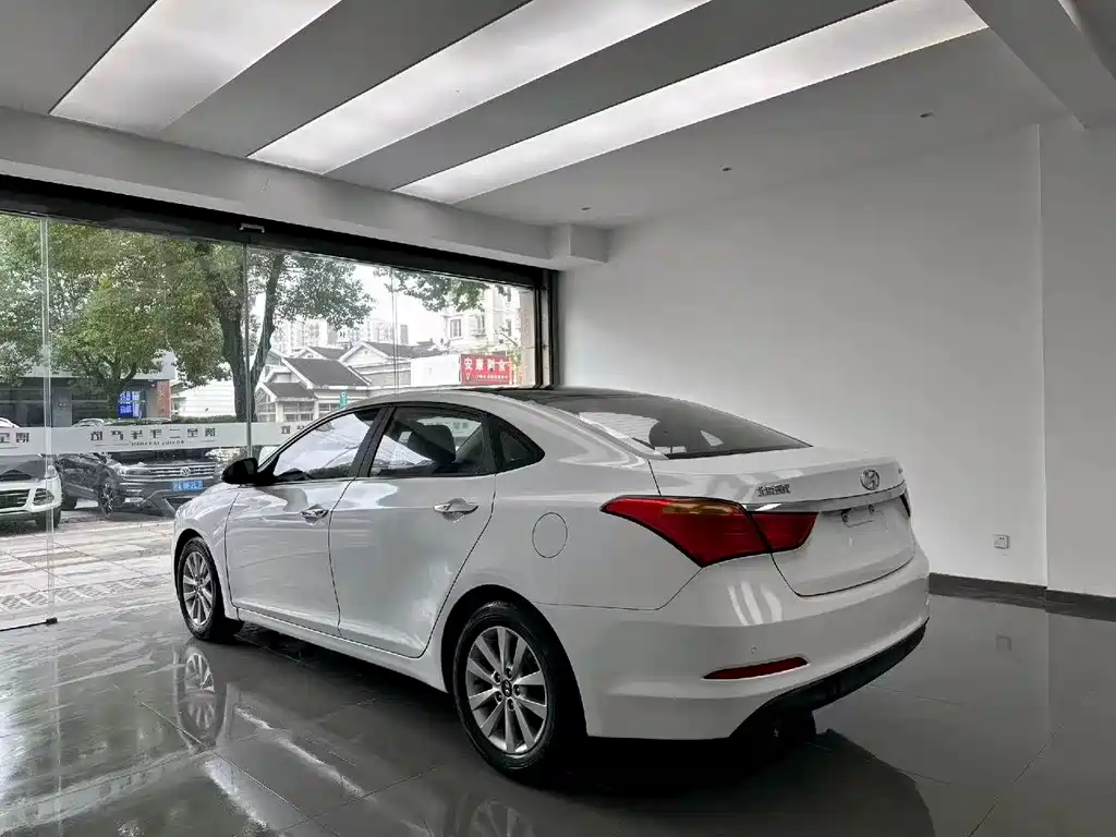 Hyundai Mistra — миниатюра 7
