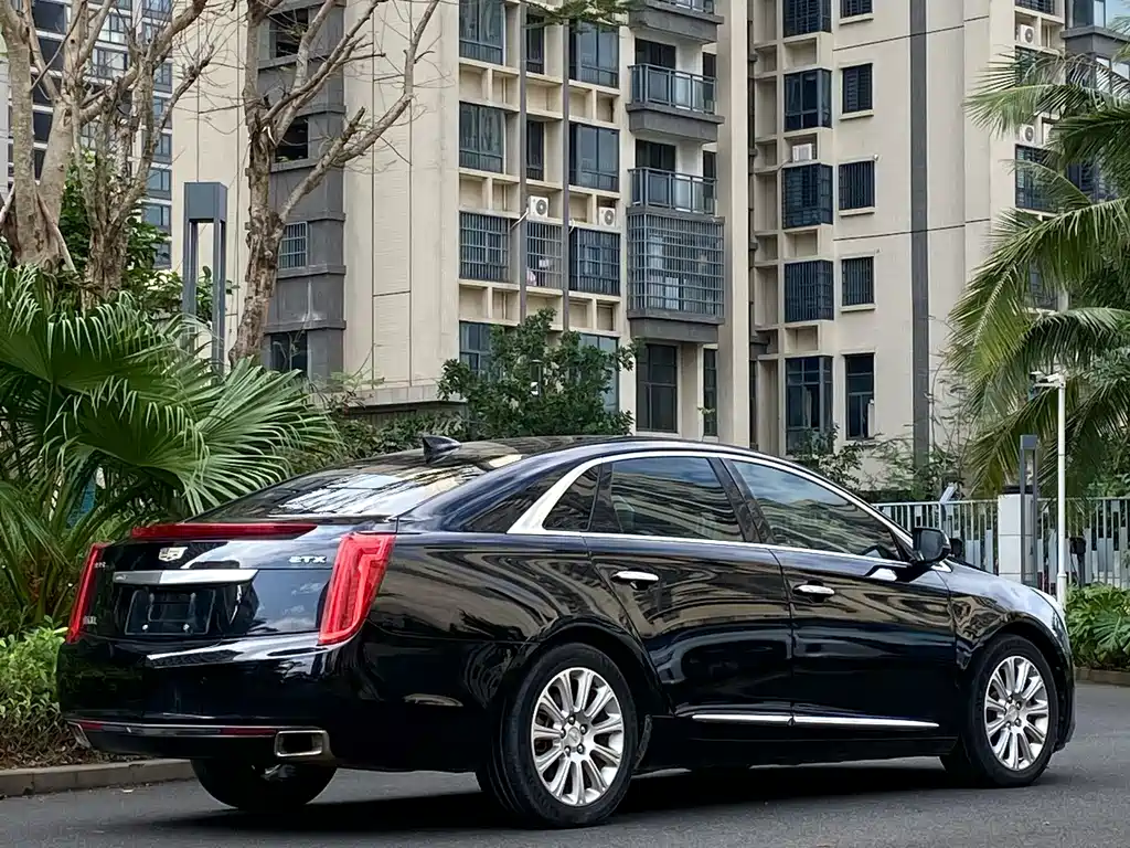 CADILLAC XTS