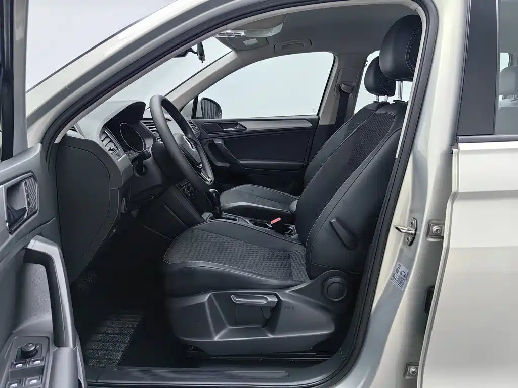 Volkswagen Tiguan L — миниатюра 10