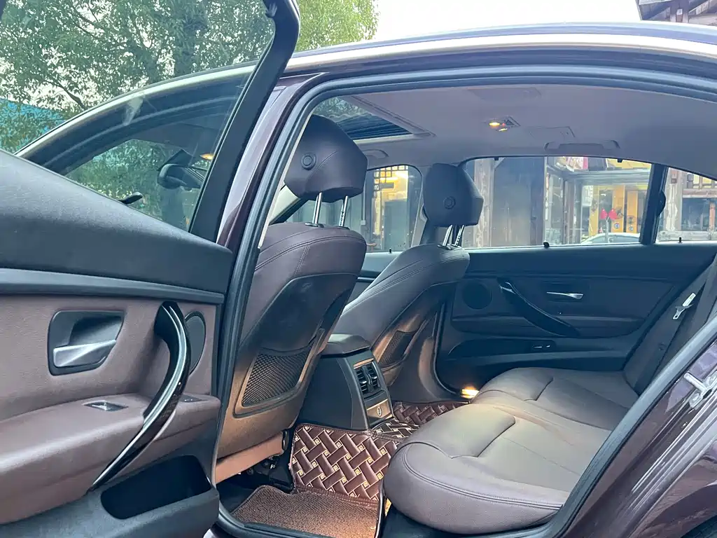 BMW  3 SERIES