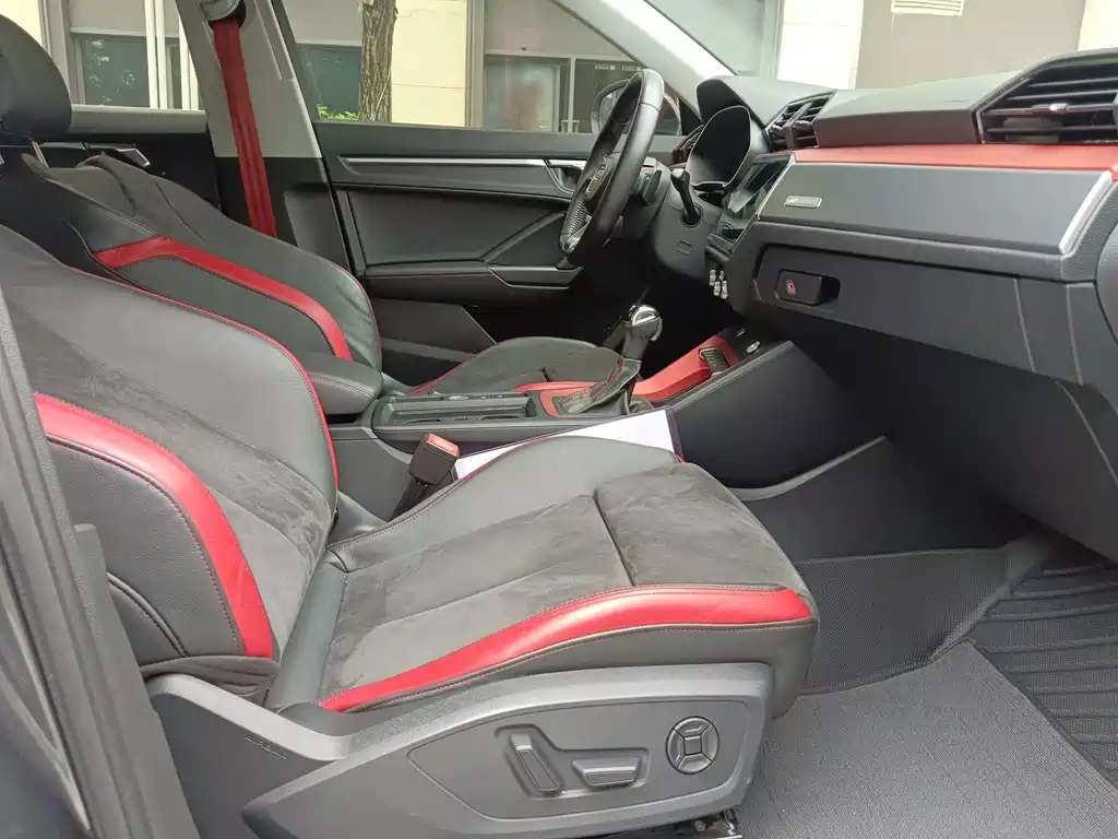 Audi Q3 — миниатюра 12