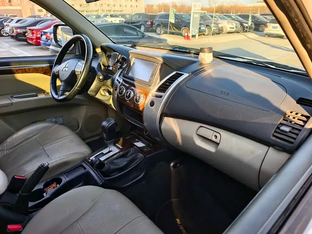 MITSUBISHI PAJERO JINCHANG