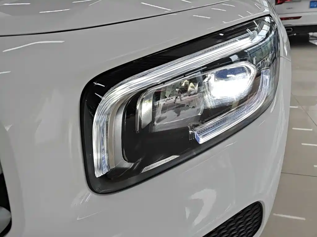 Mercedes-Benz GLB — миниатюра 24