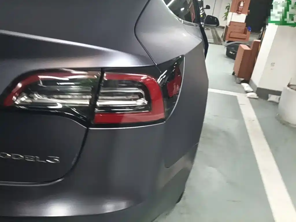 Tesla Model 3 — миниатюра 8