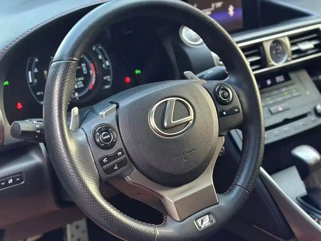 Lexus IS — миниатюра 17