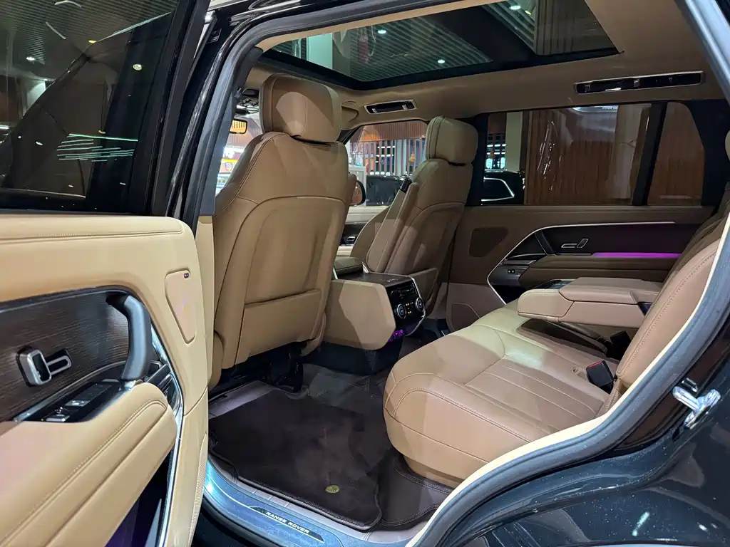 Land Rover Range Rover 2025 3.0 L6 400PS Long Wheelbase