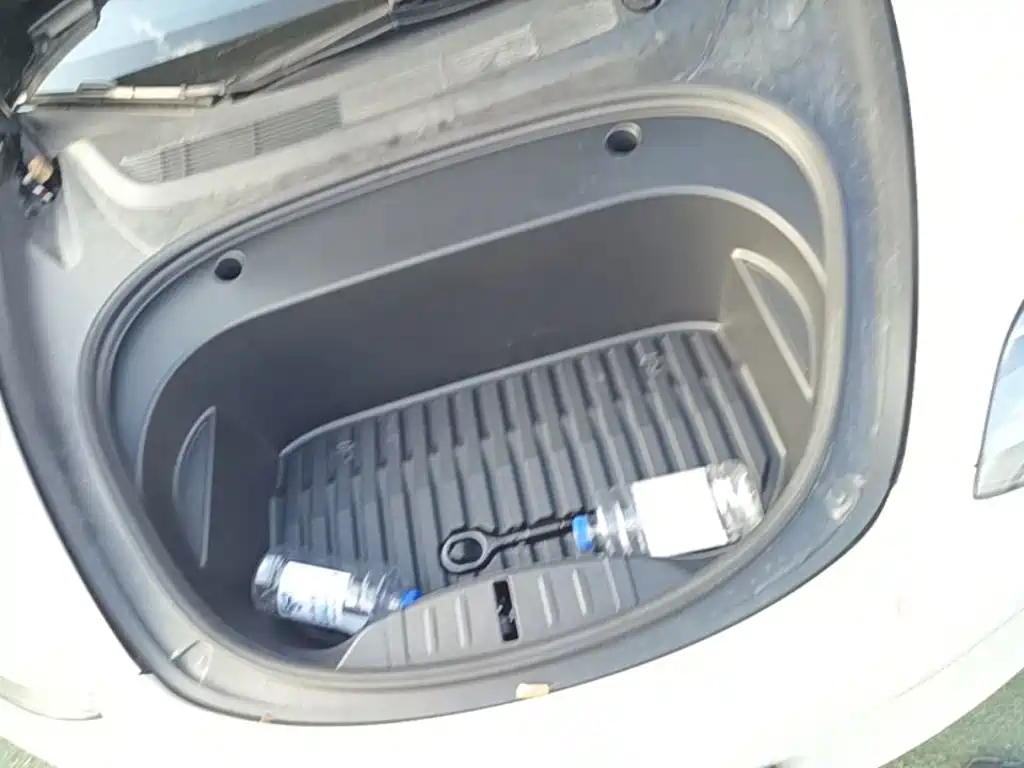 Tesla Model 3 — миниатюра 20
