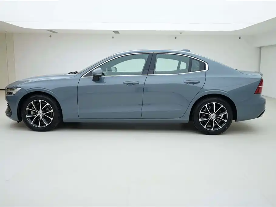 Volvo S60 2022 B4 Luxury