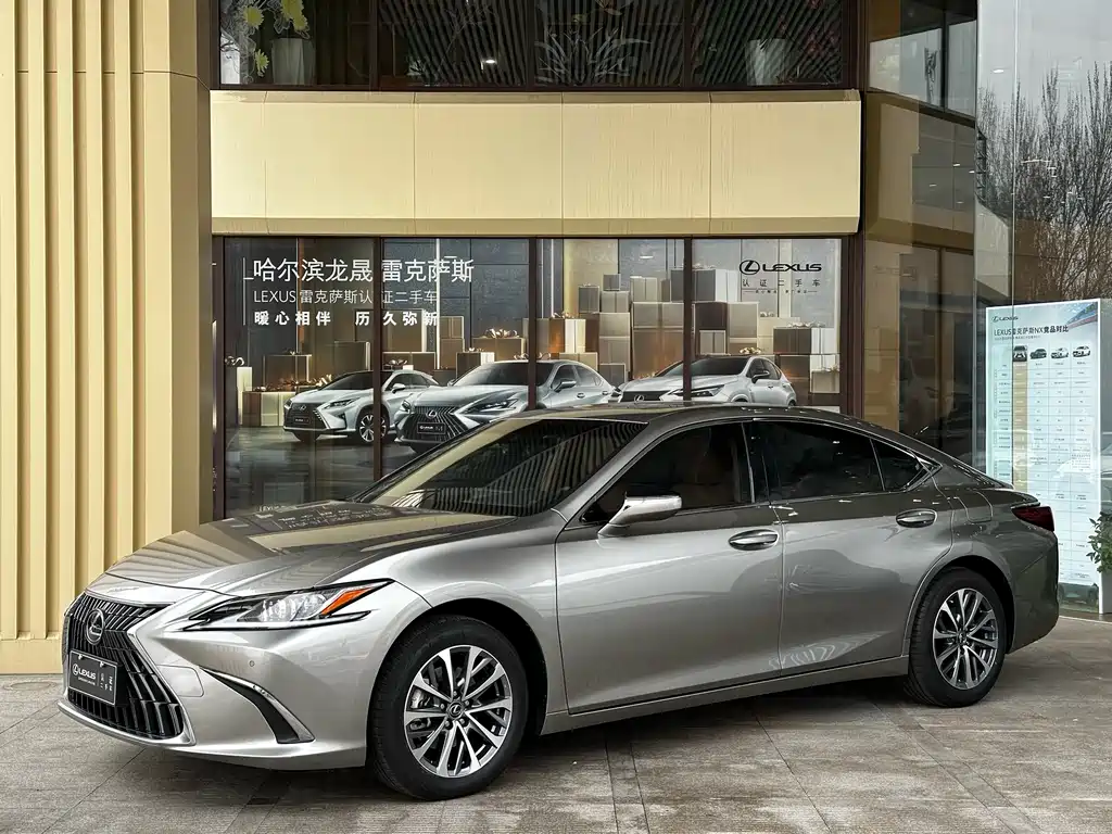 Lexus ES 2024
